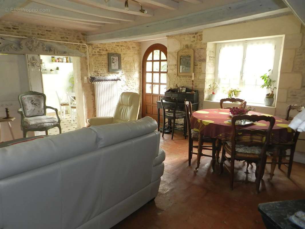 Maison à SAINT-PIERRE-SUR-DIVES