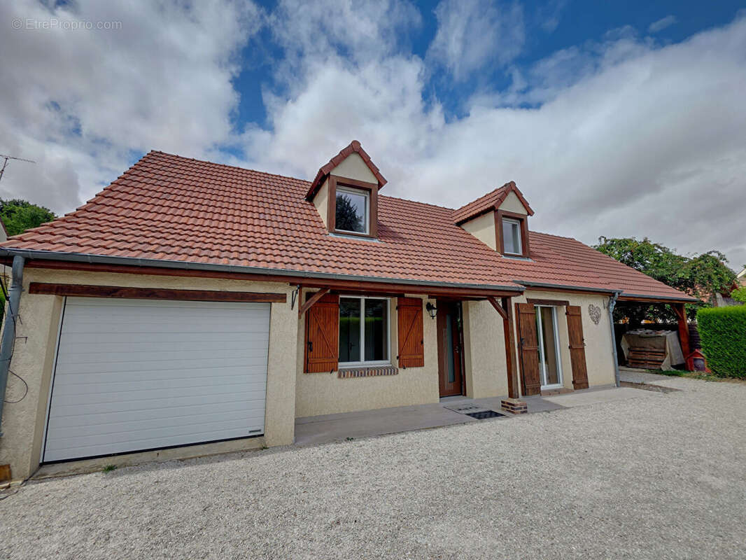 Maison Familiale 4 chambres 10 mn MAINTENON Village de charme - photo 2