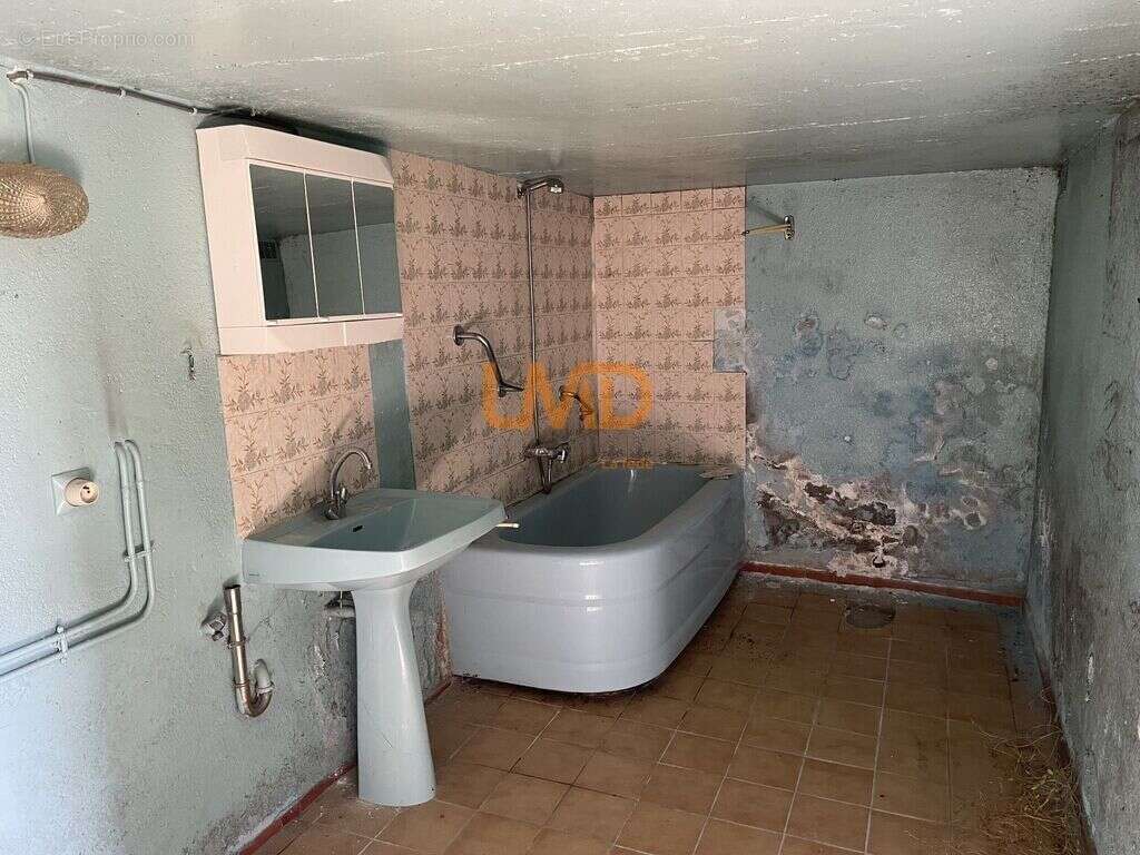 Maison à DECAZEVILLE