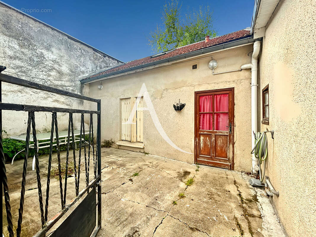Maison à BOIS-D'ARCY
