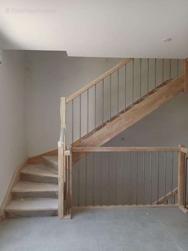 Maison à SAINT-BONNET-DE-MURE