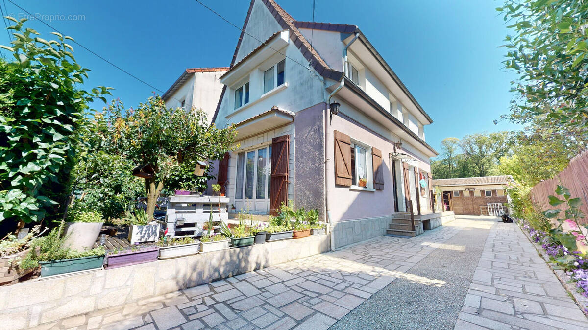 Maison à BOIS-D'ARCY