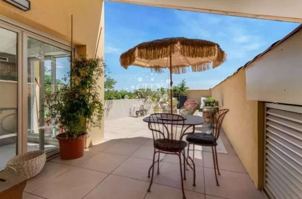 Appartement 5 pièces dernier étage avec terrasse - photo 2