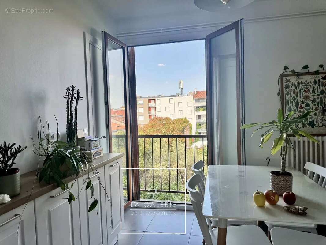 T3 avec balcon et cave rue magendie - photo 7