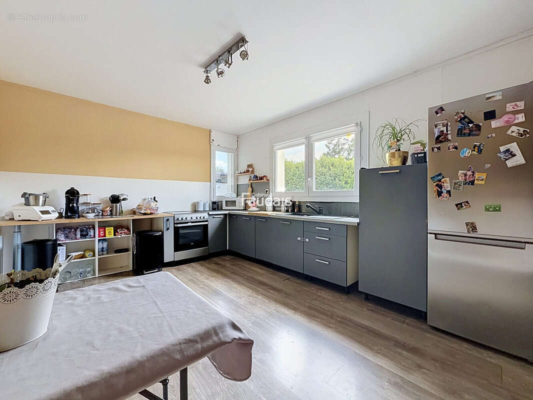 Maison 145 m² à Moyon  - photo 2