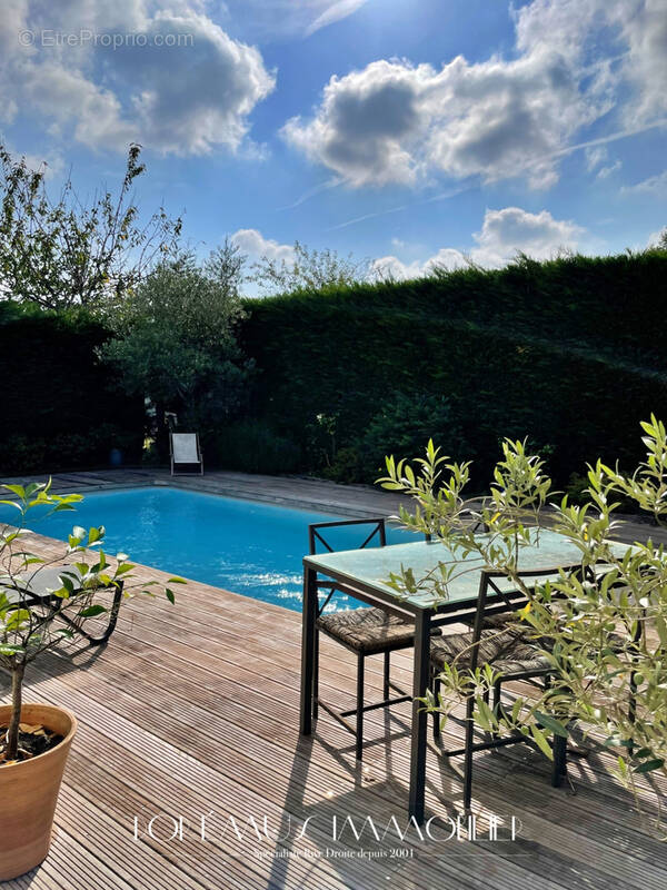 Maison à FARGUES-SAINT-HILAIRE