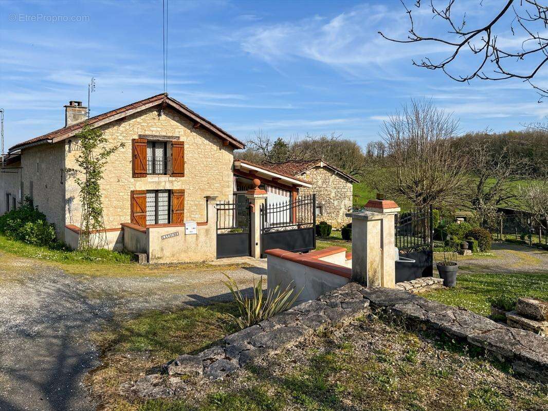 Maison à VAUNAC