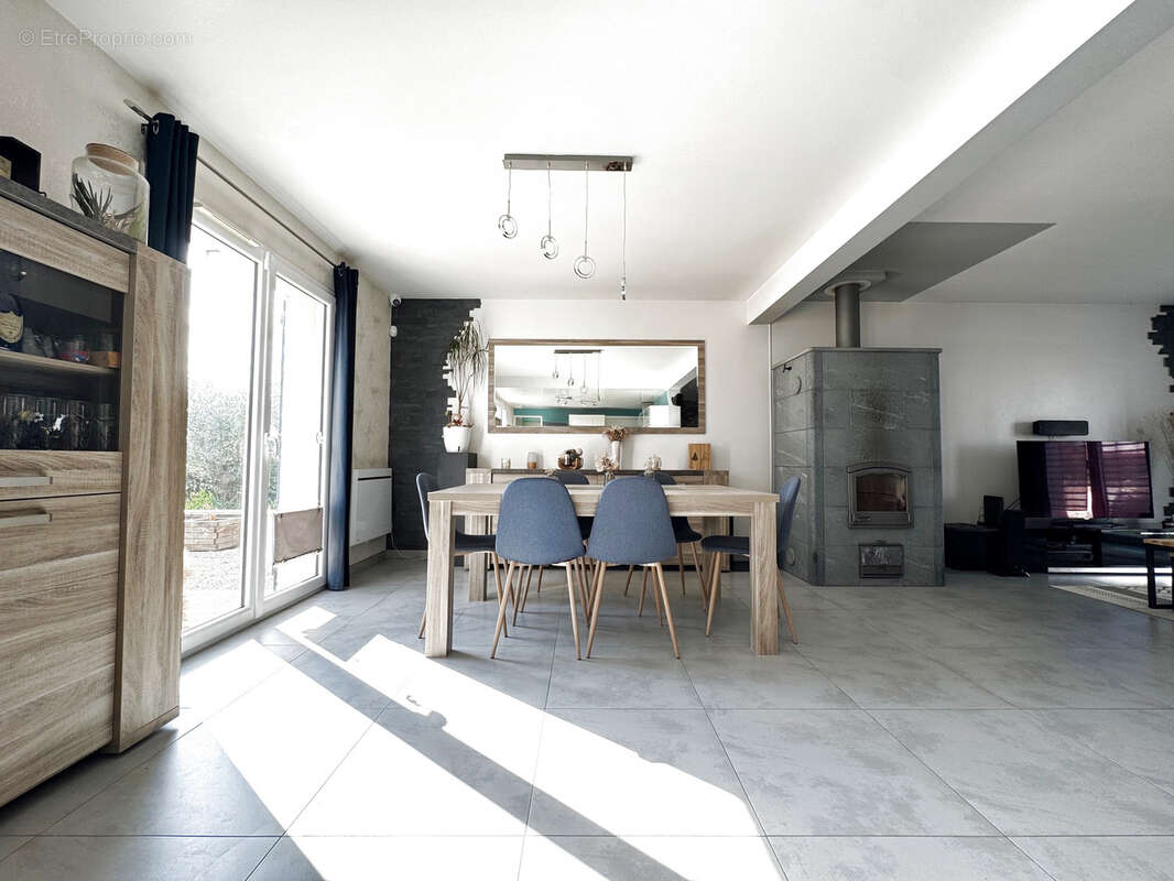 Maison à VEMARS