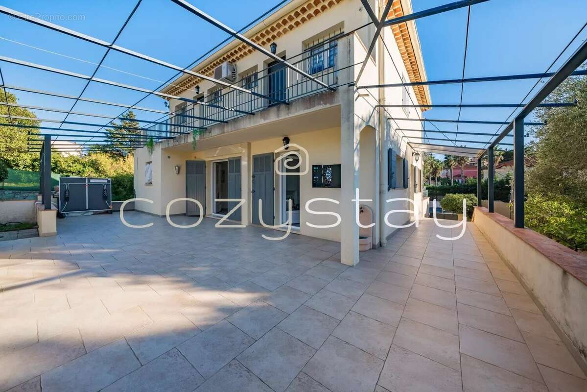 Maison à MANDELIEU-LA-NAPOULE