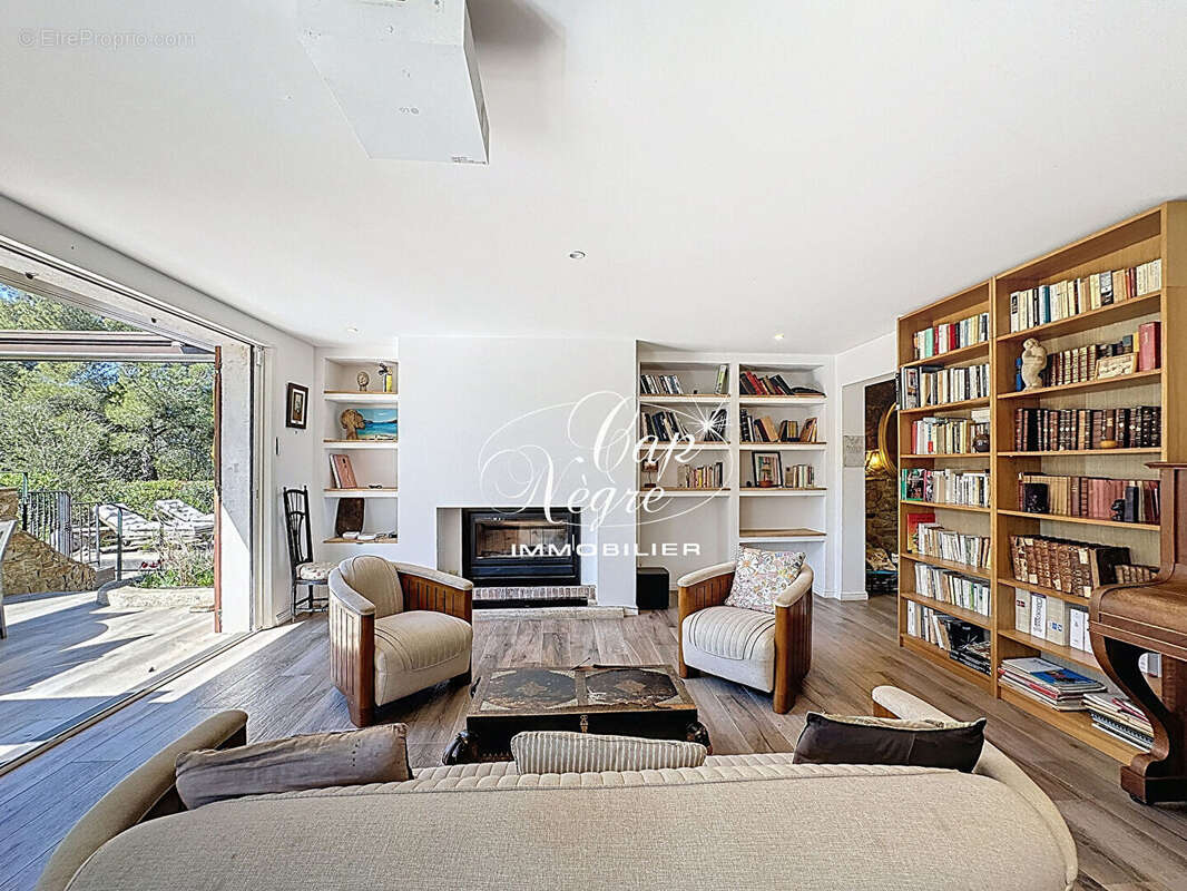 Maison à BORMES-LES-MIMOSAS