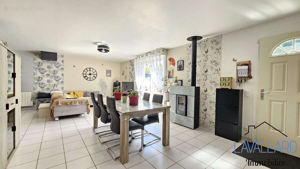 Maison 92 m² à Canaples  - photo 3