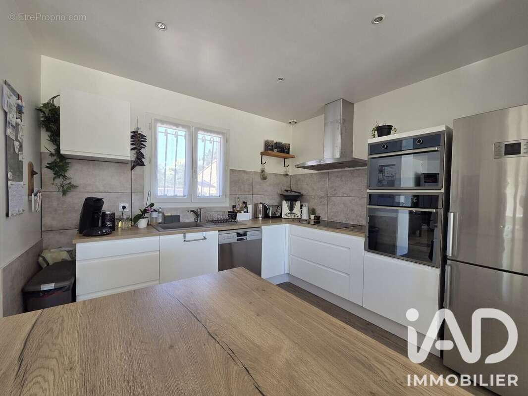 Maison 165 m² à Entraigues-Sur-La-Sorgue  - photo 5
