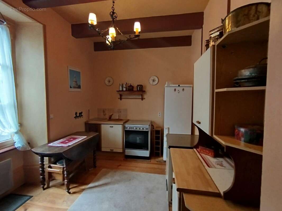 Maison à BESSE-ET-SAINT-ANASTAISE