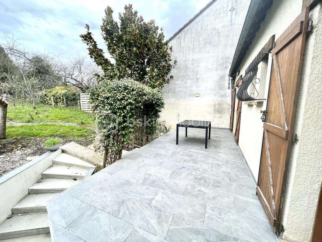 Maison à VILLIERS-SUR-ORGE