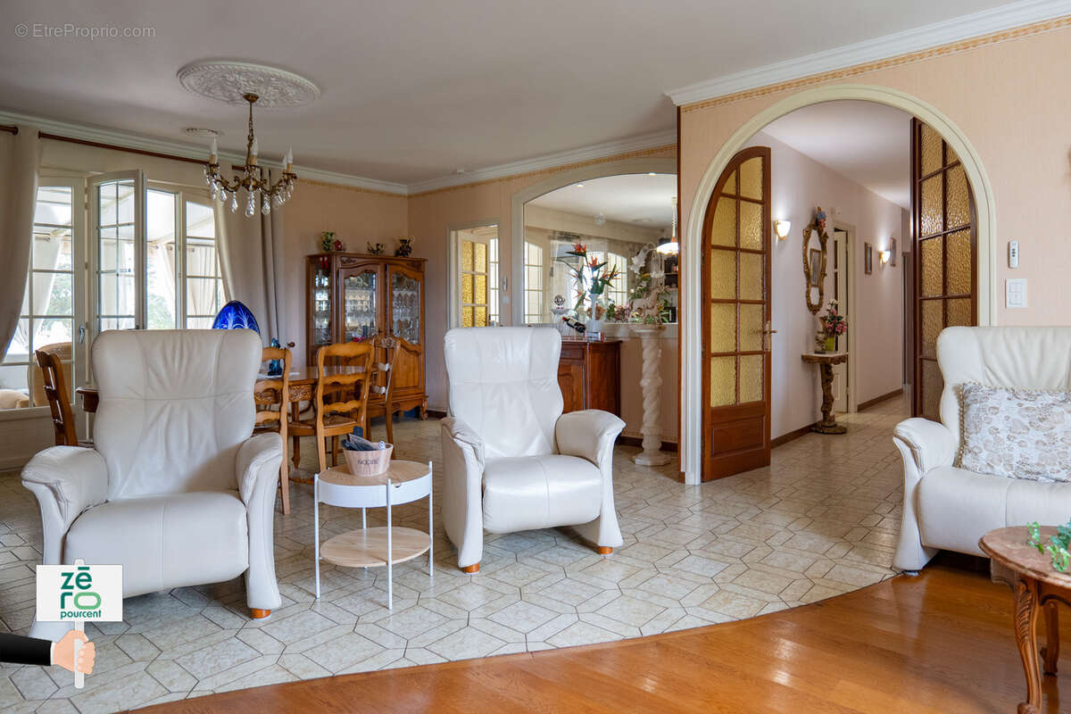 Maison à LES MAGNILS-REIGNIERS