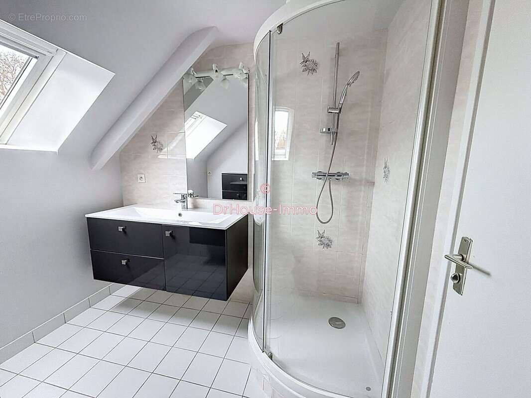 Maison 119 m² à Saint-Ave  - photo 8