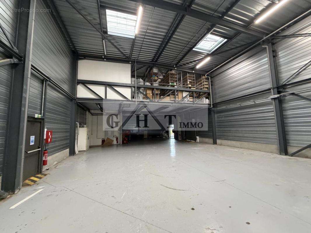 Entrepot 2765m2 a vendre bondoufle - photo 12