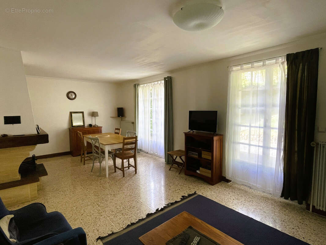 Maison à BARJOUVILLE