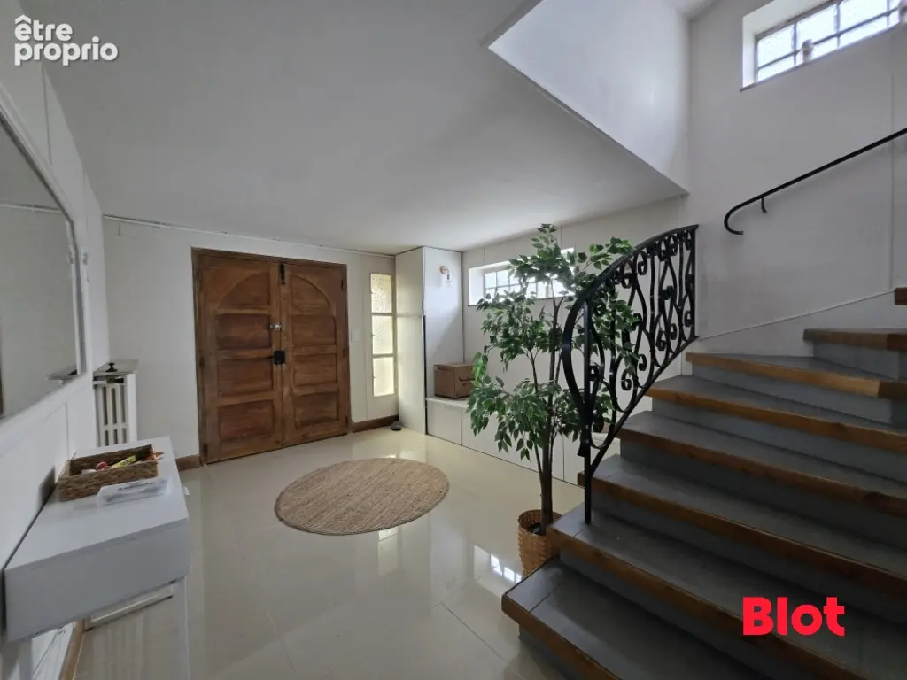 Maison 8 pièces 211 m² à vendre à Fougeres (35300) - photo 5