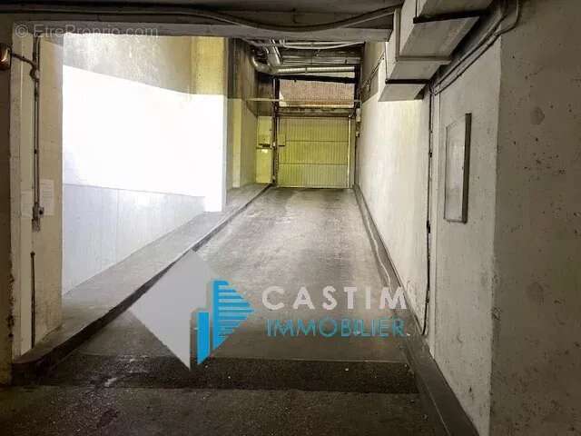 Parking à PARIS-14E