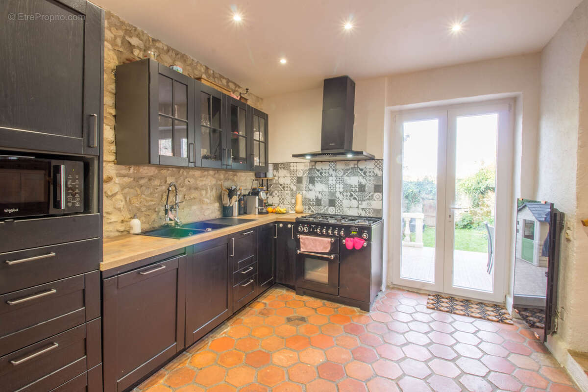 Maison à VILLENEUVE-SUR-AUVERS