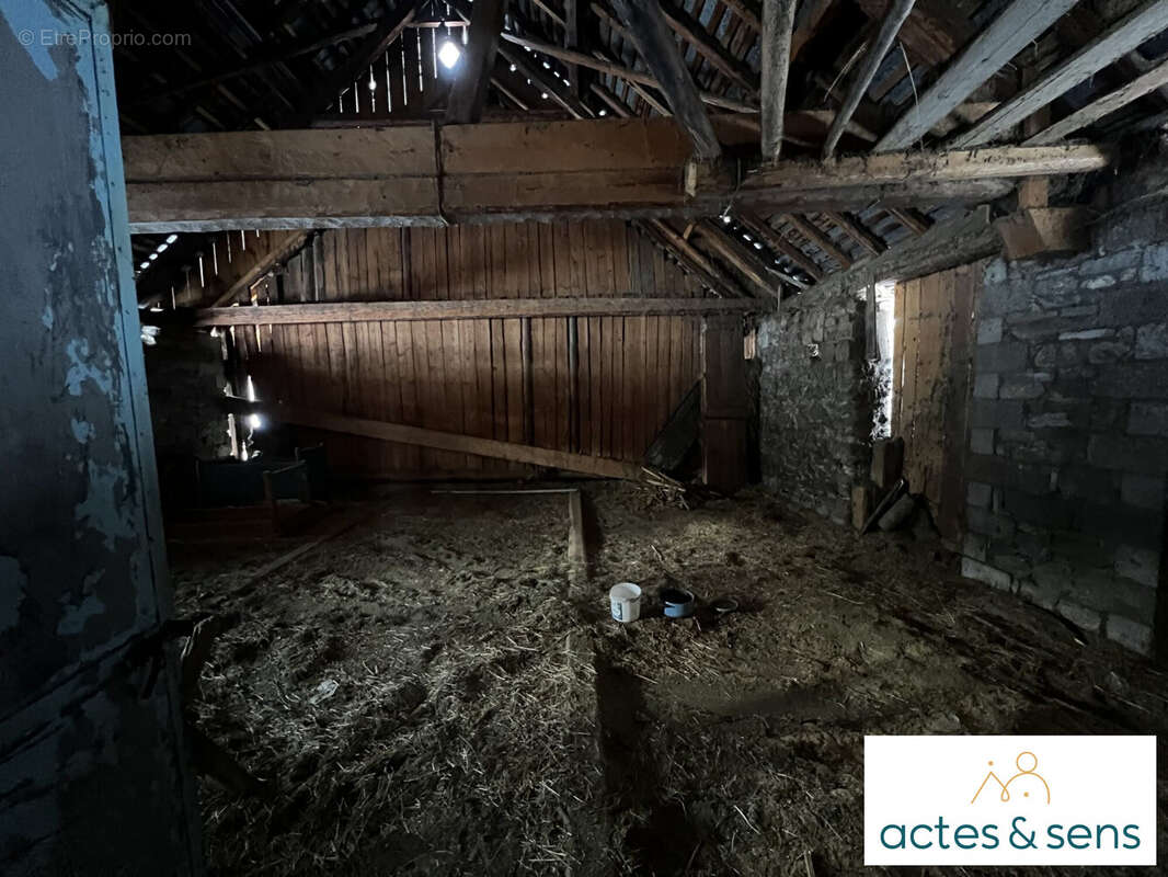 Maison à ALBIEZ-MONTROND