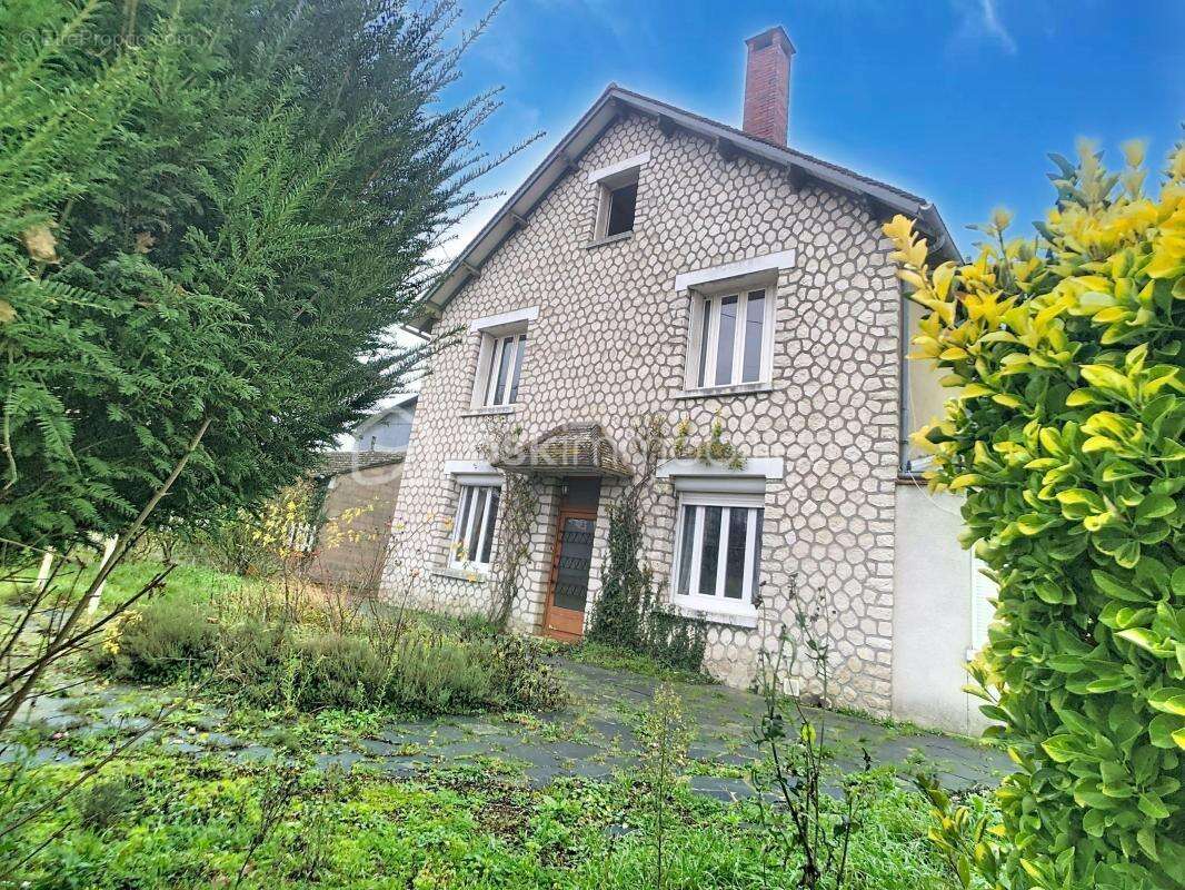 Maison à GONDREVILLE