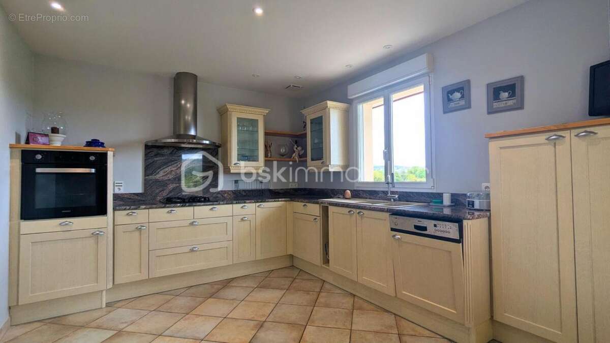 Maison à PUY-L&#039;EVEQUE