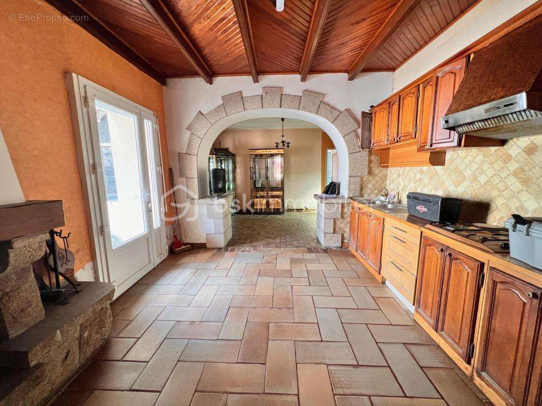 Maison de 85 m² avec local commercial de 100 m² - photo 4