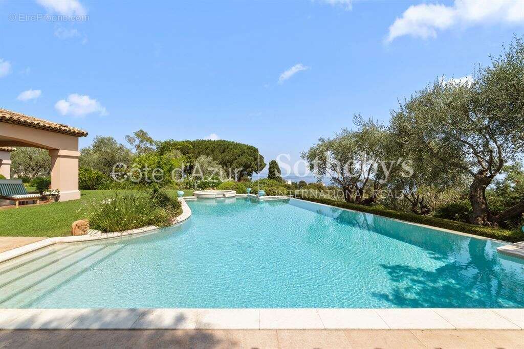 Charmante villa d'architecte avec vue panoramique sur la mer, piscine et jardin paysager à Menton - photo 19