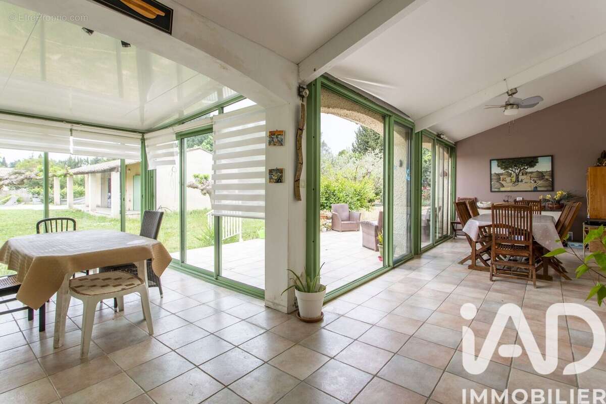 Photo 2 - Maison à FONTVIEILLE