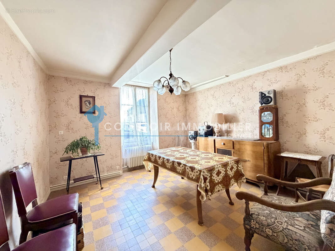 Maison à AUNAY-SOUS-AUNEAU