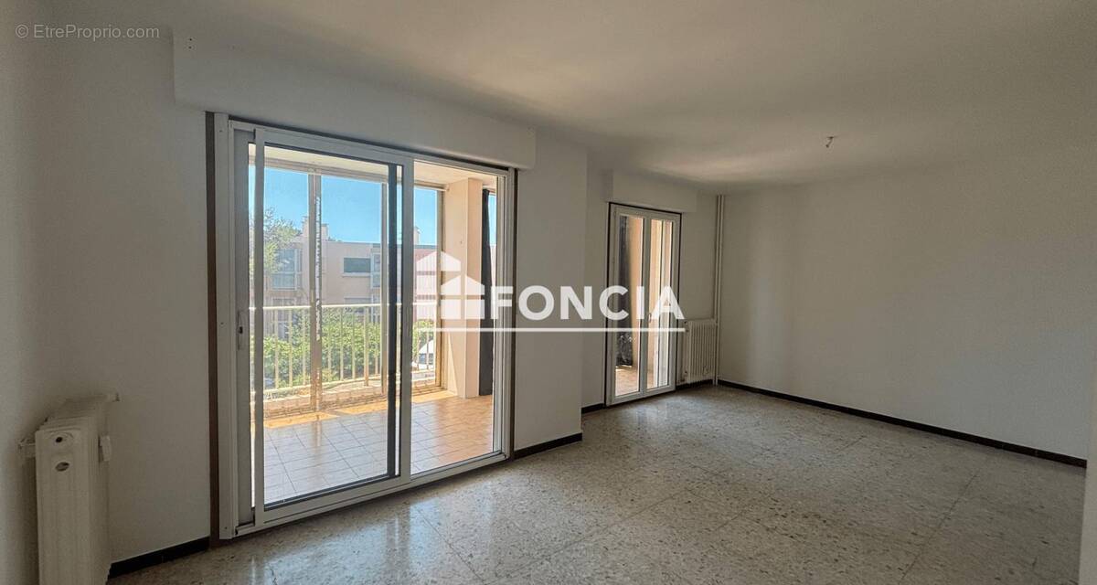 Appartement à SIX-FOURS-LES-PLAGES