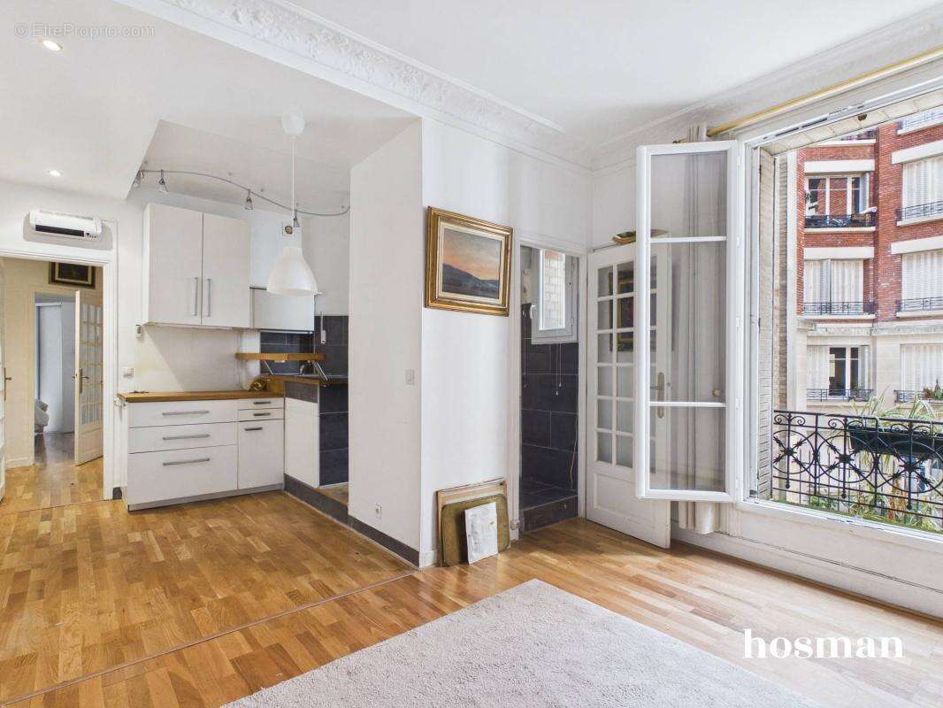 Au calme absolu ! Appartement 2 pièces de 44m² - Guy Môquet - Rue Lamarck, Paris - photo 2