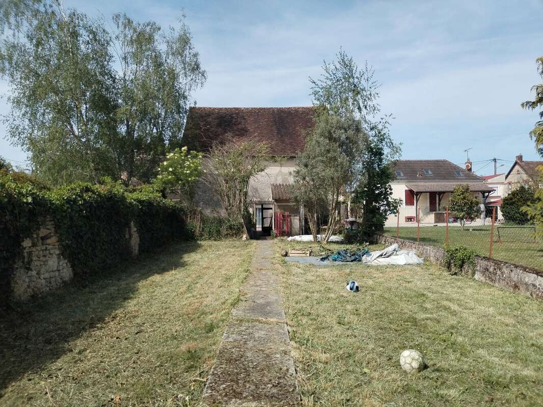 Maison à EGREVILLE
