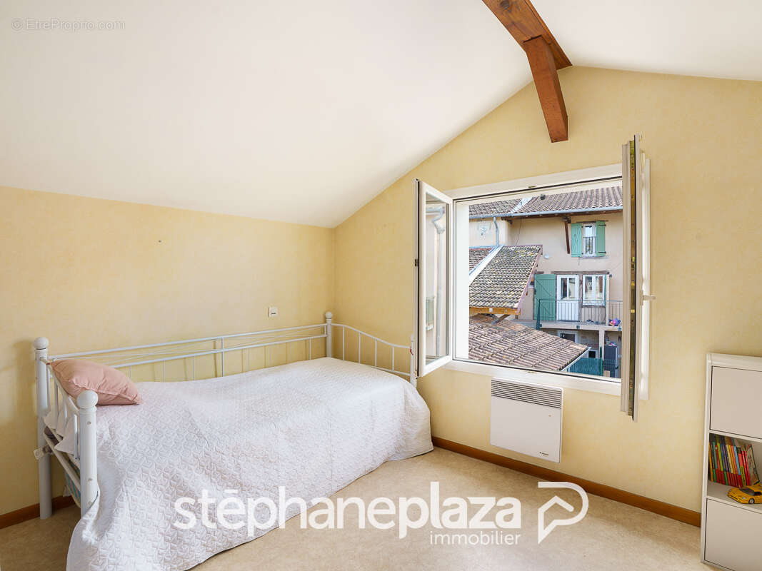 Maison à PONT-DE-VEYLE