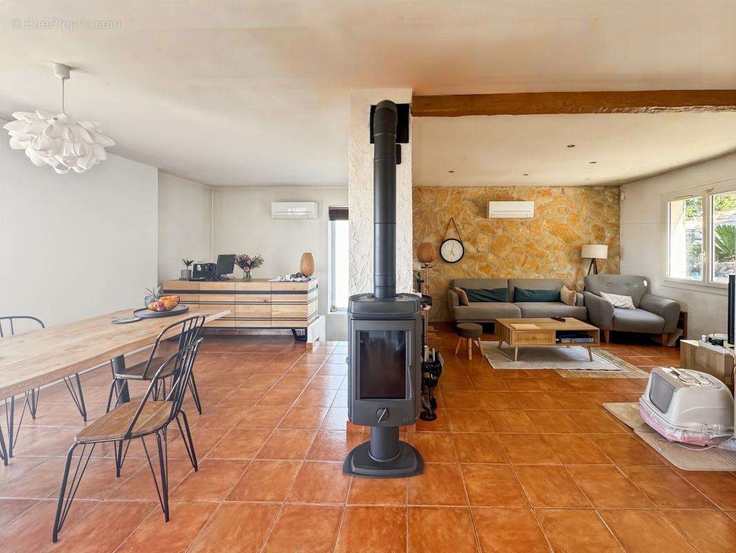 Maison à LA CRAU