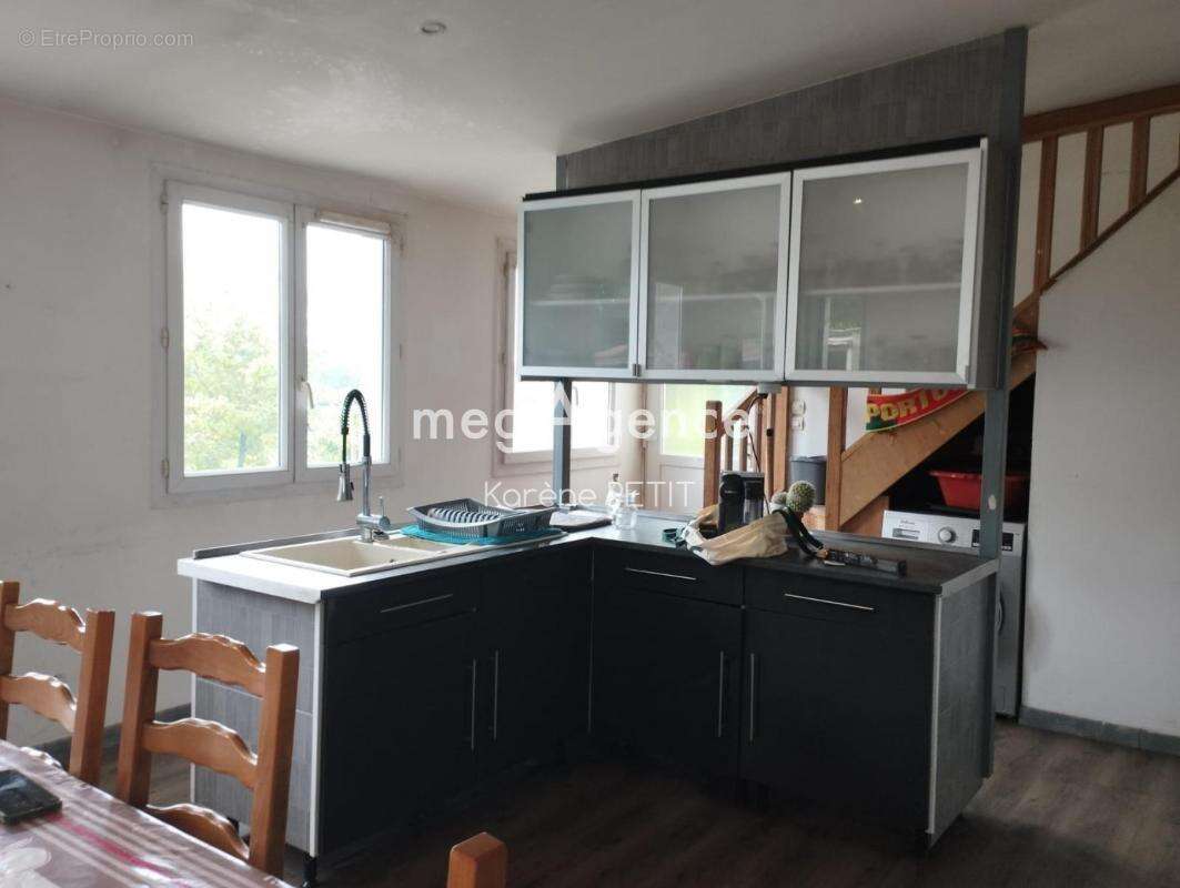 Appartement à AUNEUIL