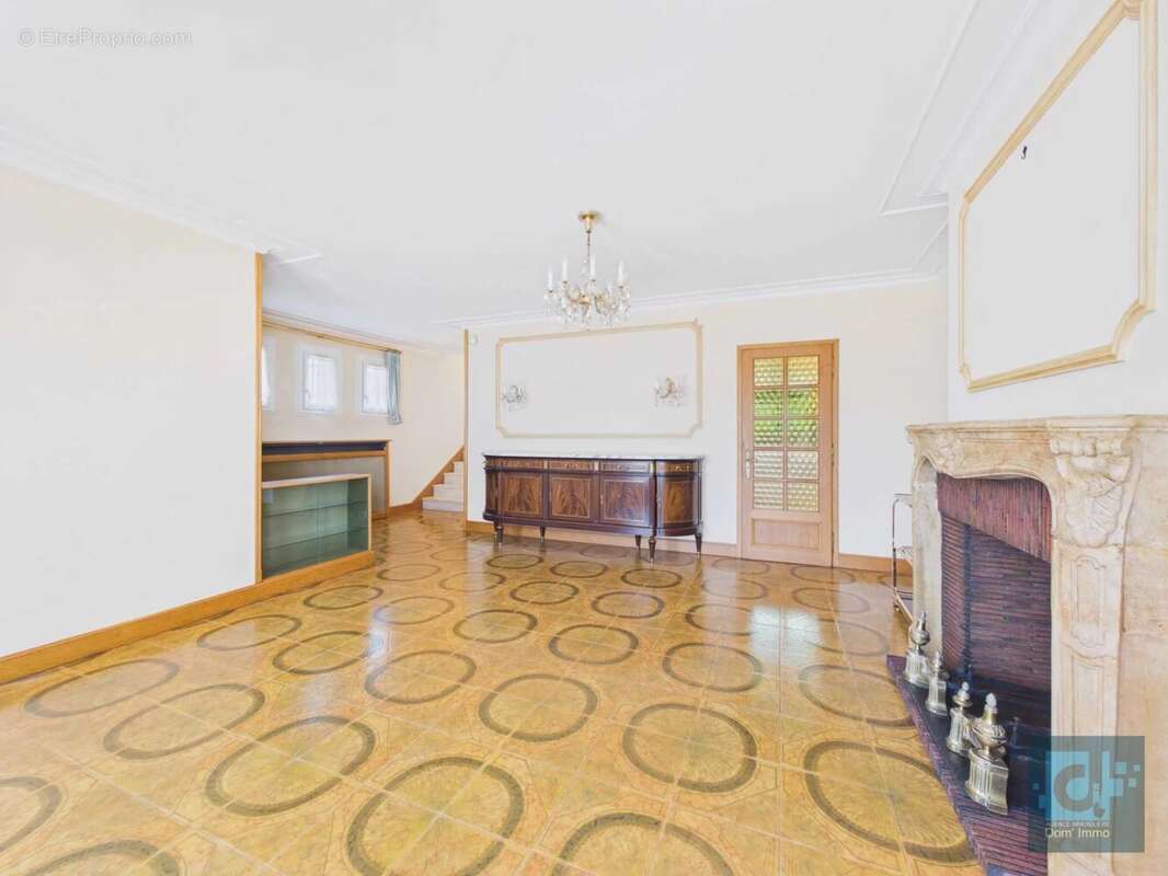 En exclusivité, élégance et caractère pour cette maison familiale - photo 8