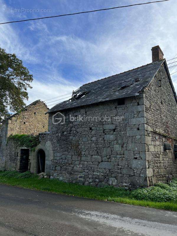 Maison à BAZOUGES-LA-PEROUSE