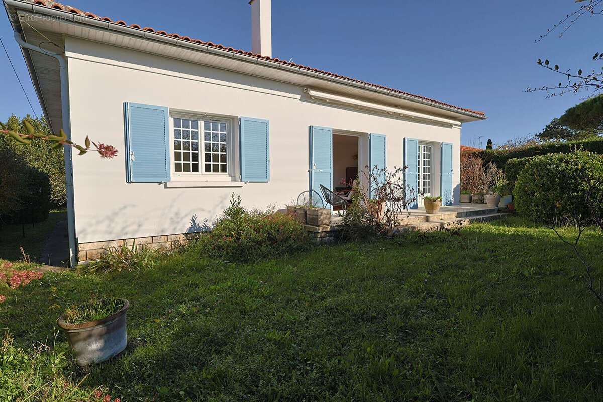 Maison à VAUX-SUR-MER