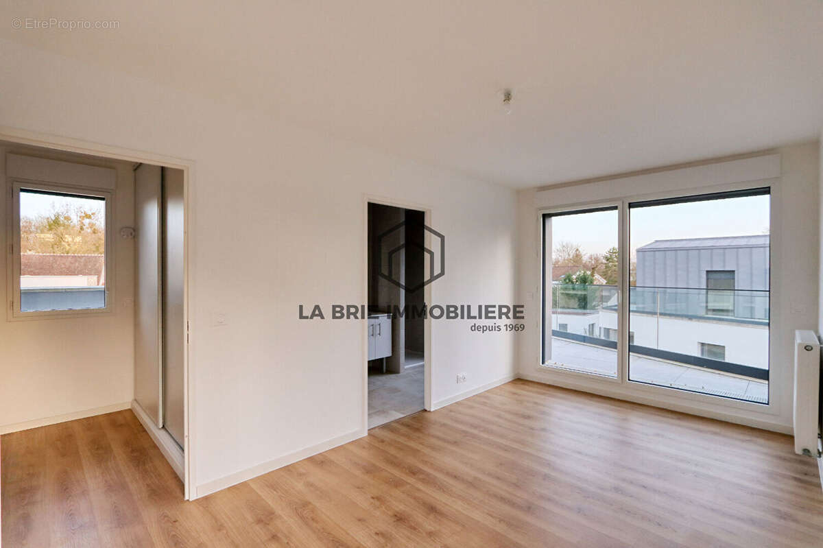 Appartement à RUBELLES