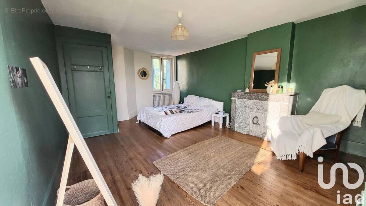 Photo 1 - Maison à SAINT-JUST-SAINT-RAMBERT