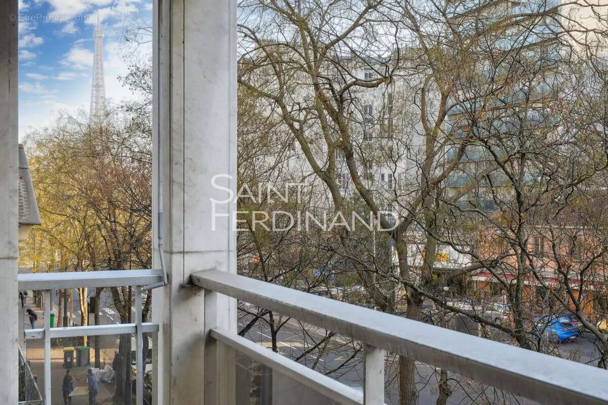 Appartement à PARIS-16E