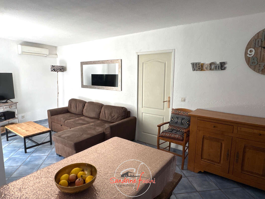 Appartement à CARROS