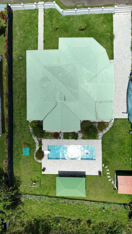 Maison à POINTE-NOIRE
