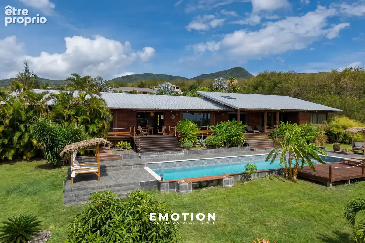 Villa T6 R+1 288 m2 - Vue mer panoramique - DESHAIES - photo 2