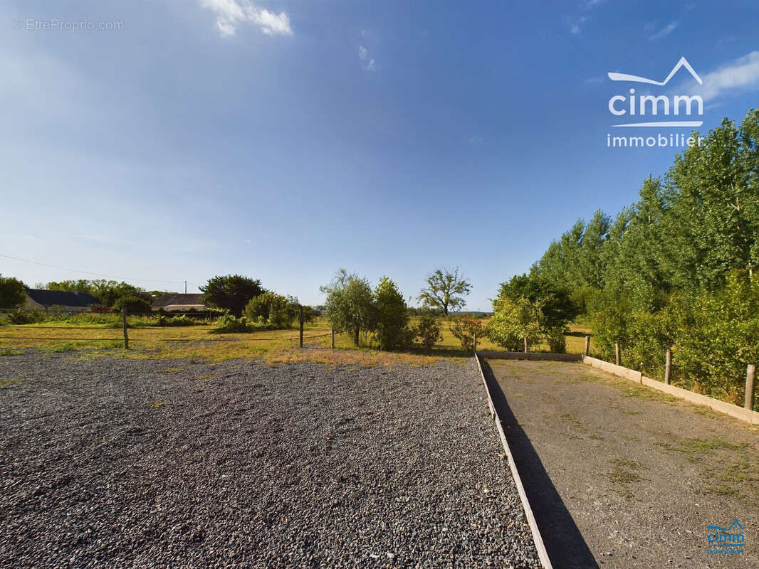 Maison à VILLEBERNIER