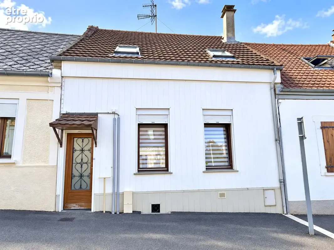 maison de 105 m2 à rénover - fort potentiel - photo 4