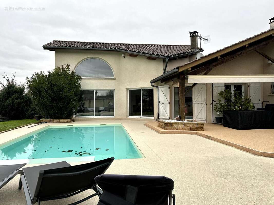 Photo 4 - Maison à SAINT-ROMAIN-DE-JALIONAS